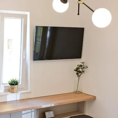 Luka Apartment *