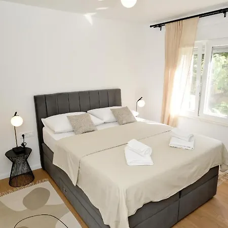 Luka Appartement *